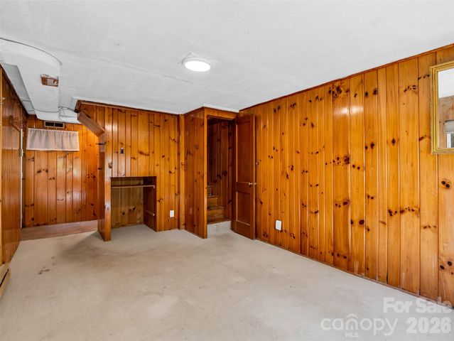 52 Forest Road, Asheville, NC 28803