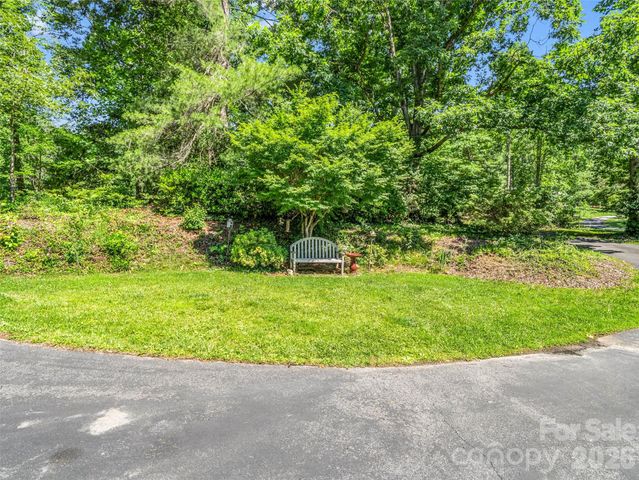 52 Forest Road, Asheville, NC 28803