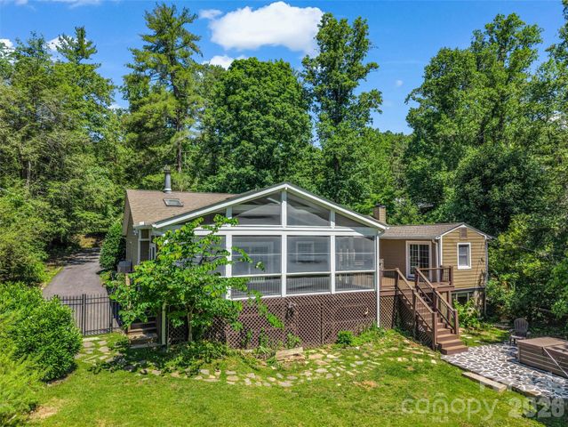 52 Forest Road, Asheville, NC 28803
