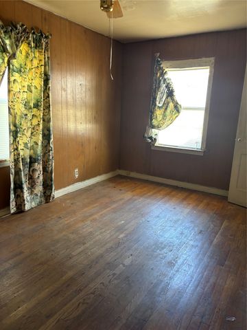 2436 Rattikin Road, Fort Worth, TX 76105