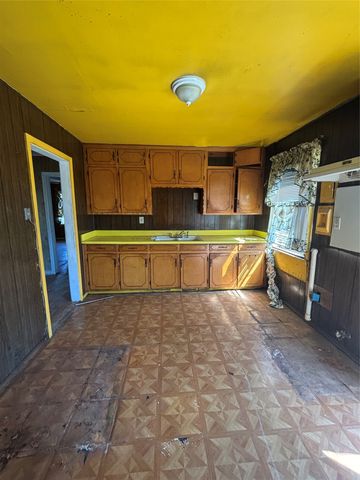 2436 Rattikin Road, Fort Worth, TX 76105