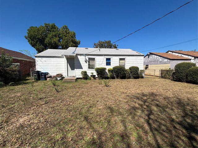 2436 Rattikin Road, Fort Worth, TX 76105