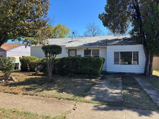 2436 Rattikin Road, Fort Worth, TX 76105