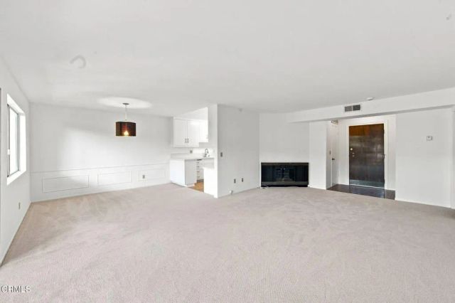 420 S Madison Avenue 204, Pasadena, CA 91101