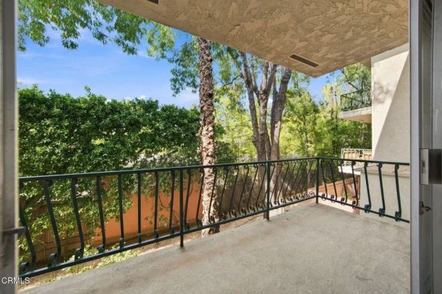 420 S Madison Avenue 204, Pasadena, CA 91101