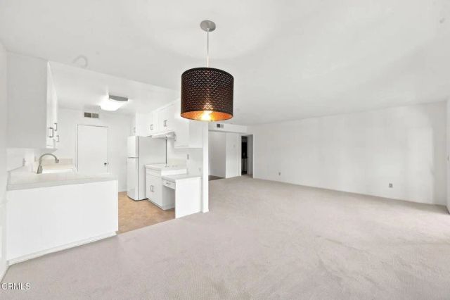 420 S Madison Avenue 204, Pasadena, CA 91101