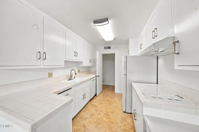 420 S Madison Avenue 204, Pasadena, CA 91101