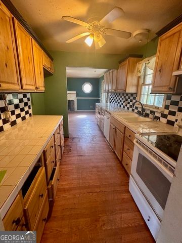 551 Bradford Road, Clayton, GA 30525