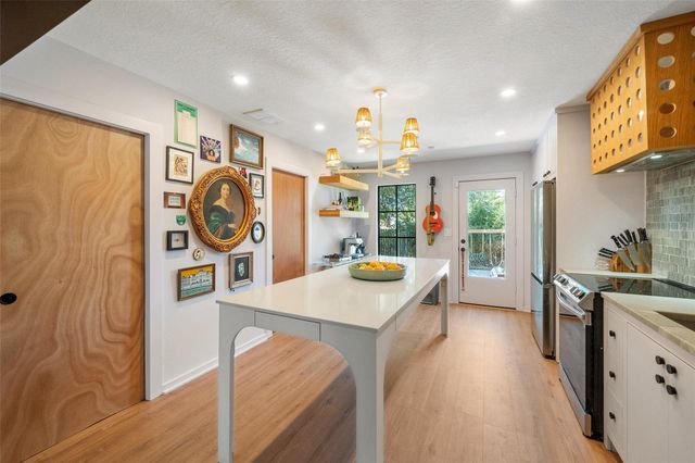 805 E 36th Street, Houston, TX 77022
