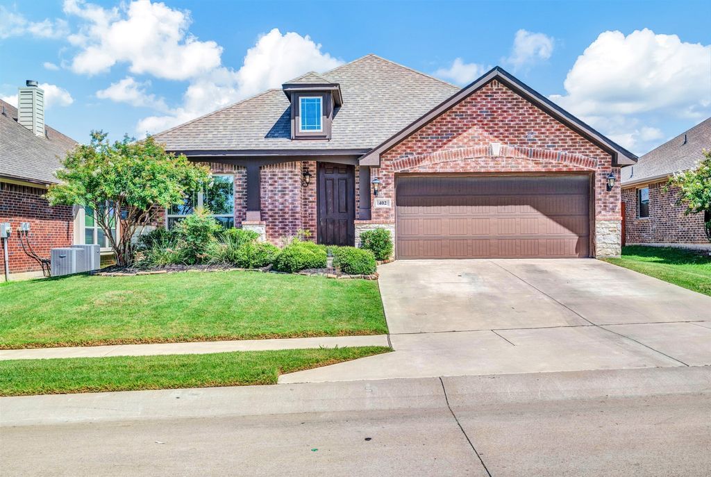 402 Shirley Drive, Alvarado, TX 76009