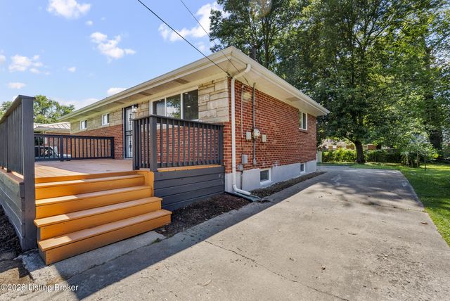 7804 Daffodil Dr, Louisville, KY 40258