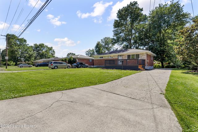 7804 Daffodil Dr, Louisville, KY 40258