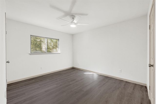 7 S Cypress Pine Drive, Spring, TX 77381