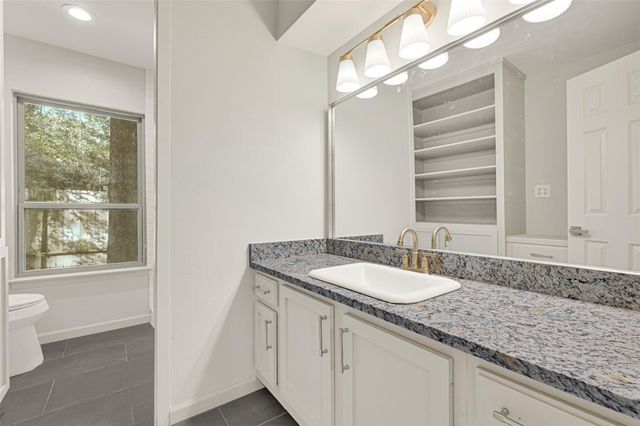 7 S Cypress Pine Drive, Spring, TX 77381