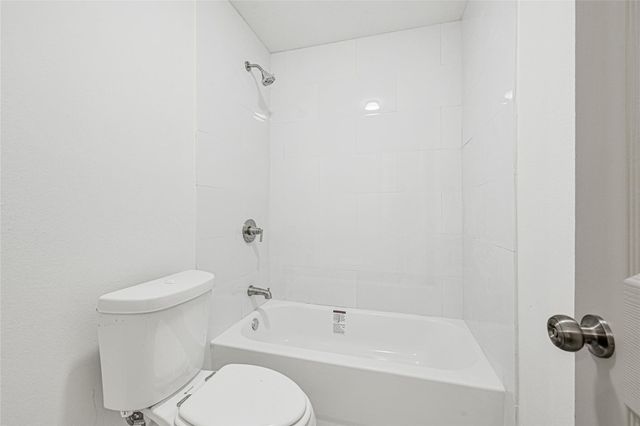 7 S Cypress Pine Drive, Spring, TX 77381