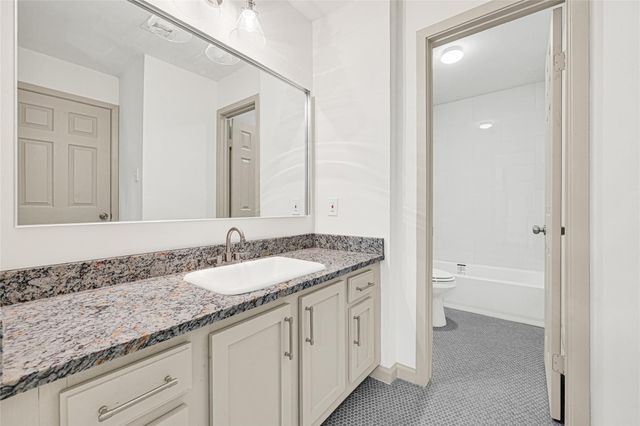 7 S Cypress Pine Drive, Spring, TX 77381