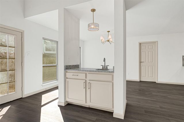 7 S Cypress Pine Drive, Spring, TX 77381