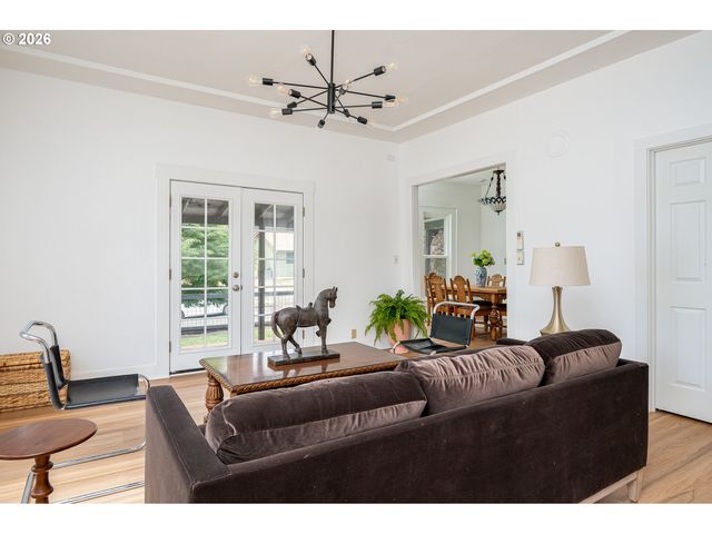 7028 N SAINT LOUIS Ave, Portland, OR 97203