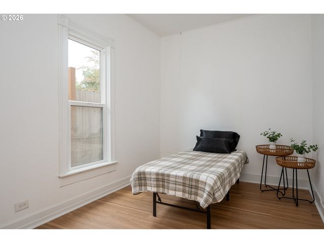7028 N SAINT LOUIS Ave, Portland, OR 97203