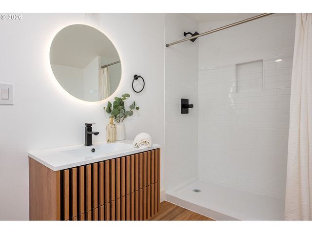 7028 N SAINT LOUIS Ave, Portland, OR 97203