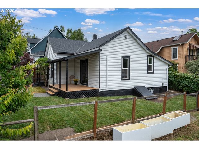 7028 N SAINT LOUIS Ave, Portland, OR 97203