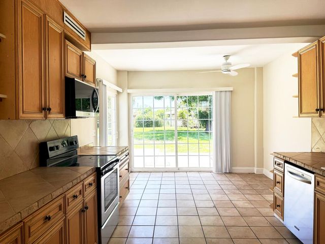 1229 15TH Avenue N, Lake Worth Beach, FL 33460