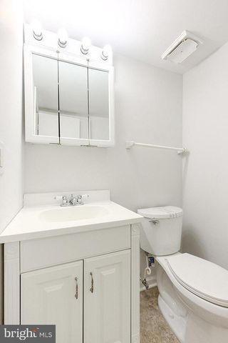 14814 EMBERDALE DR, Woodbridge, VA 22193