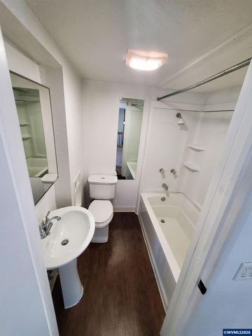 475 18th St SE, Salem, OR 97301