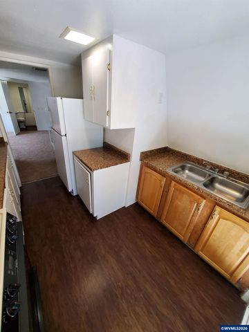 475 18th St SE, Salem, OR 97301