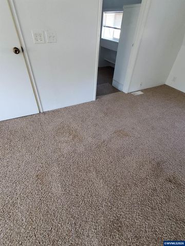 475 18th St SE, Salem, OR 97301