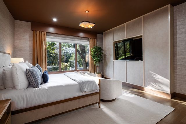 11219 Leachman Circle, Dallas, TX 75229