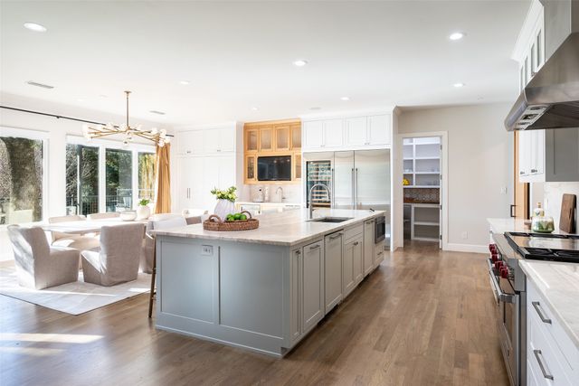 11219 Leachman Circle, Dallas, TX 75229