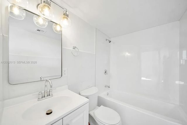 501 SW 1st St 502, Miami, FL 33130