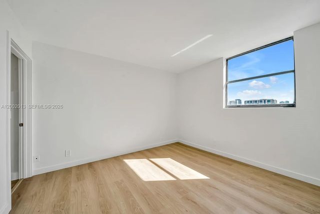 501 SW 1st St 502, Miami, FL 33130