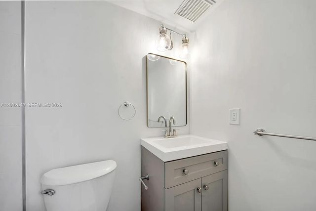 501 SW 1st St 502, Miami, FL 33130