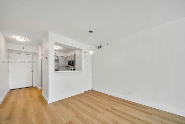 501 SW 1st St 502, Miami, FL 33130