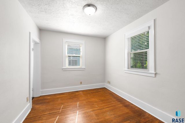 821 W 22nd St Street, Sioux Falls, SD 57105