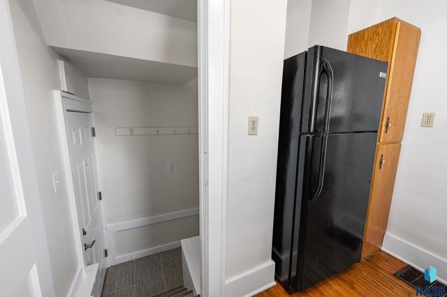 821 W 22nd St Street, Sioux Falls, SD 57105