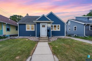 821 W 22nd St Street, Sioux Falls, SD 57105