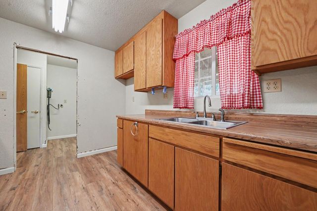 5039 Old EmigrantTrail East, Mountain Ranch, CA 95246