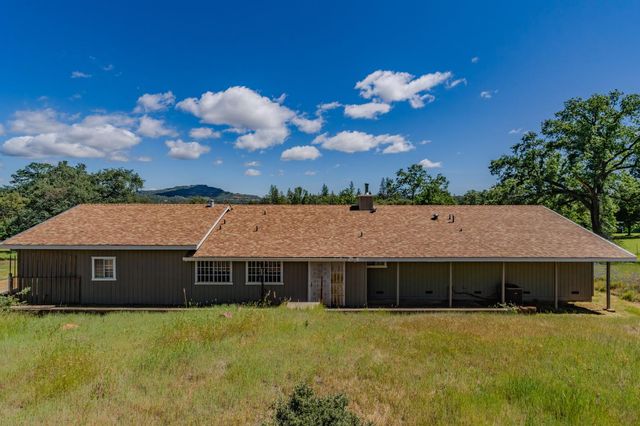 5039 Old EmigrantTrail East, Mountain Ranch, CA 95246