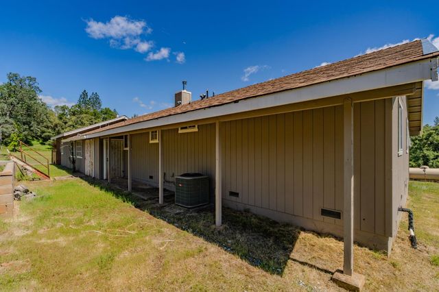 5039 Old EmigrantTrail East, Mountain Ranch, CA 95246