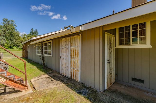 5039 Old EmigrantTrail East, Mountain Ranch, CA 95246