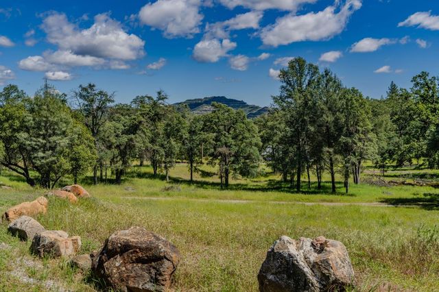 5039 Old EmigrantTrail East, Mountain Ranch, CA 95246