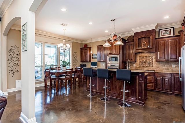 22330 Fairway View Dr, Zachary, LA 70791