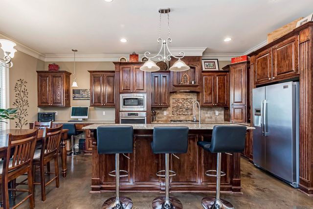 22330 Fairway View Dr, Zachary, LA 70791