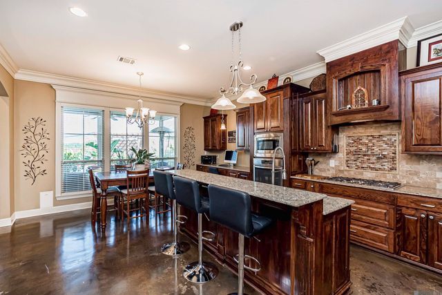 22330 Fairway View Dr, Zachary, LA 70791