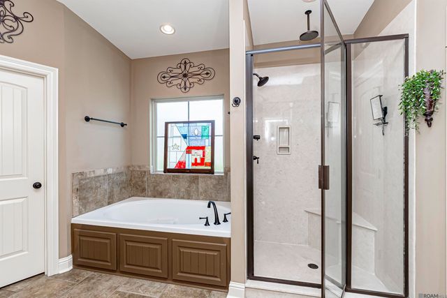 22330 Fairway View Dr, Zachary, LA 70791