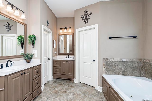 22330 Fairway View Dr, Zachary, LA 70791