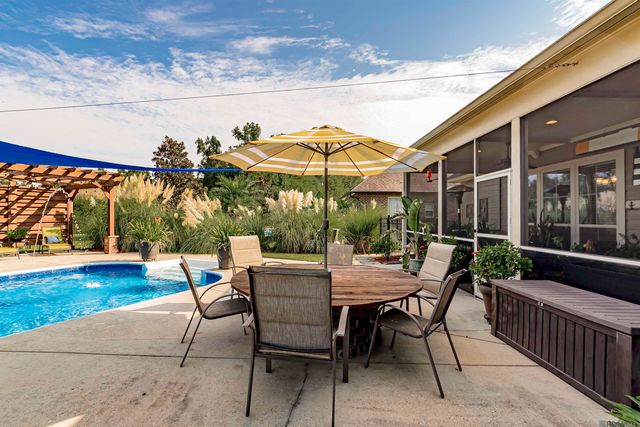 22330 Fairway View Dr, Zachary, LA 70791